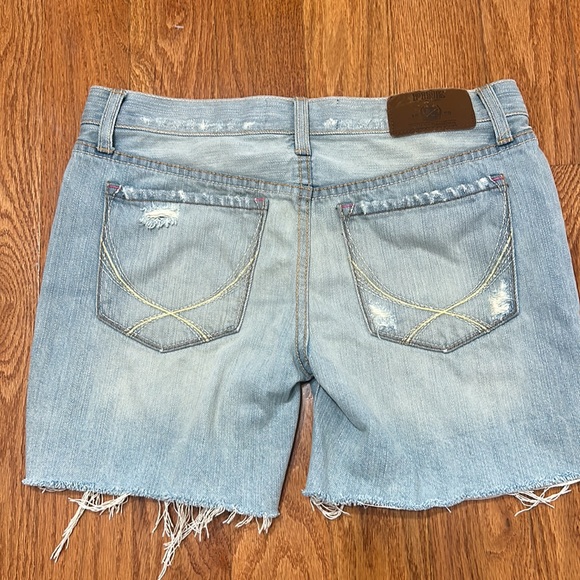 PINK DENIM CUT OFF SHORTS row hem DIAMONDS BEADED IN SIZE 2 - Picture 4 of 5